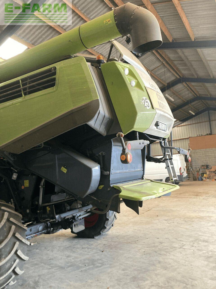 Combine harvester CLAAS lexion 740 t4: picture 6