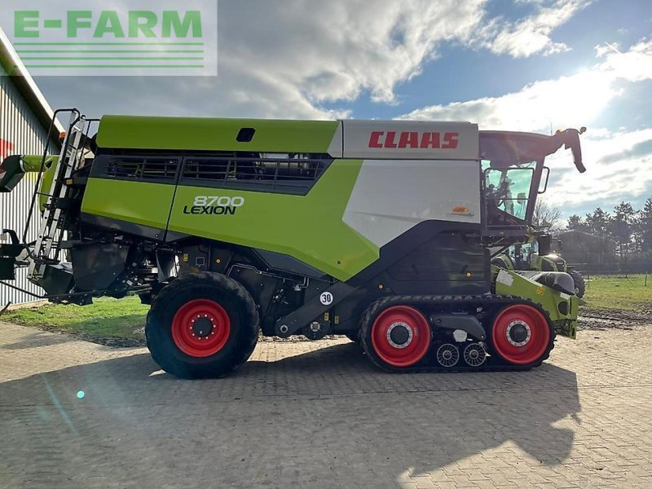 CLAAS lexion 8700 tt - Combine harvester: picture 4 CLAAS lexion 8700 tt - Combine harvester: picture 4