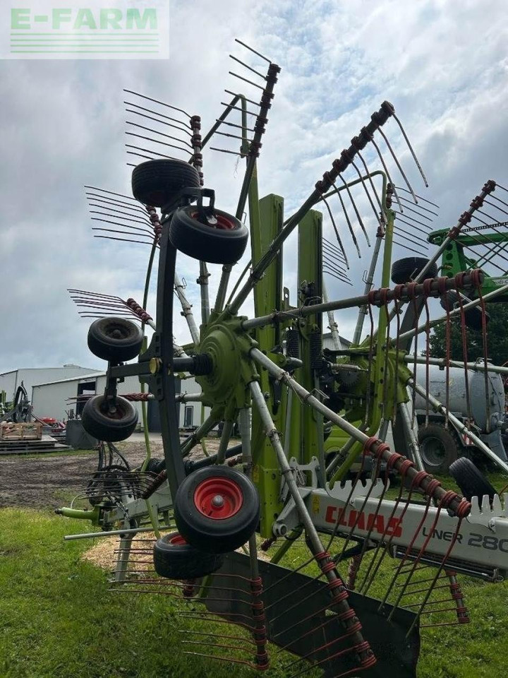 CLAAS liner 2800 - Tedder/ Rake: picture 5 CLAAS liner 2800 - Tedder/ Rake: picture 5