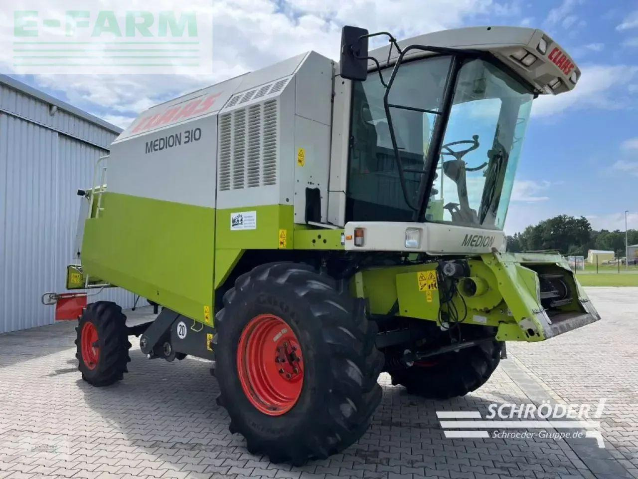 CLAAS medion 310 - Combine harvester: picture 1 CLAAS medion 310 - Combine harvester: picture 1