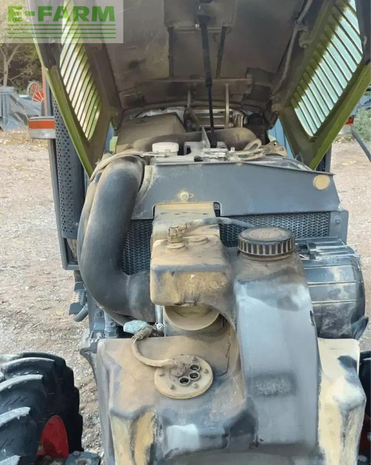 CLAAS nectis 247 vl 4 rm VL - Farm tractor: picture 5 CLAAS nectis 247 vl 4 rm VL - Farm tractor: picture 5