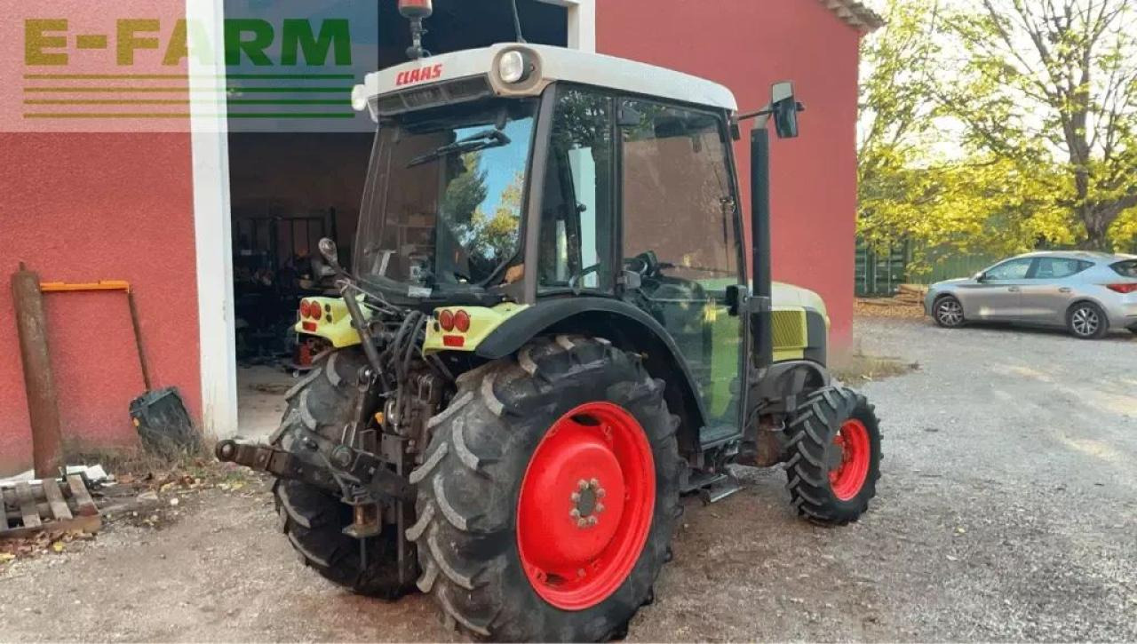 CLAAS nectis 247 vl 4 rm VL - Farm tractor: picture 3 CLAAS nectis 247 vl 4 rm VL - Farm tractor: picture 3