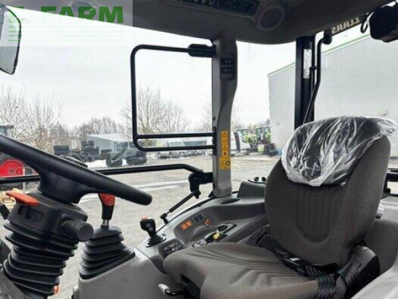 CLAAS nexos 240 m advanced vf - Farm tractor: picture 3 CLAAS nexos 240 m advanced vf - Farm tractor: picture 3