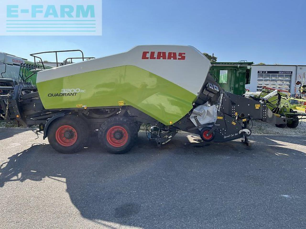 CLAAS quadrant 3200 rc tandem krassort vorabuhäcksler - Square baler: picture 1 CLAAS quadrant 3200 rc tandem krassort vorabuhäcksler - Square baler: picture 1