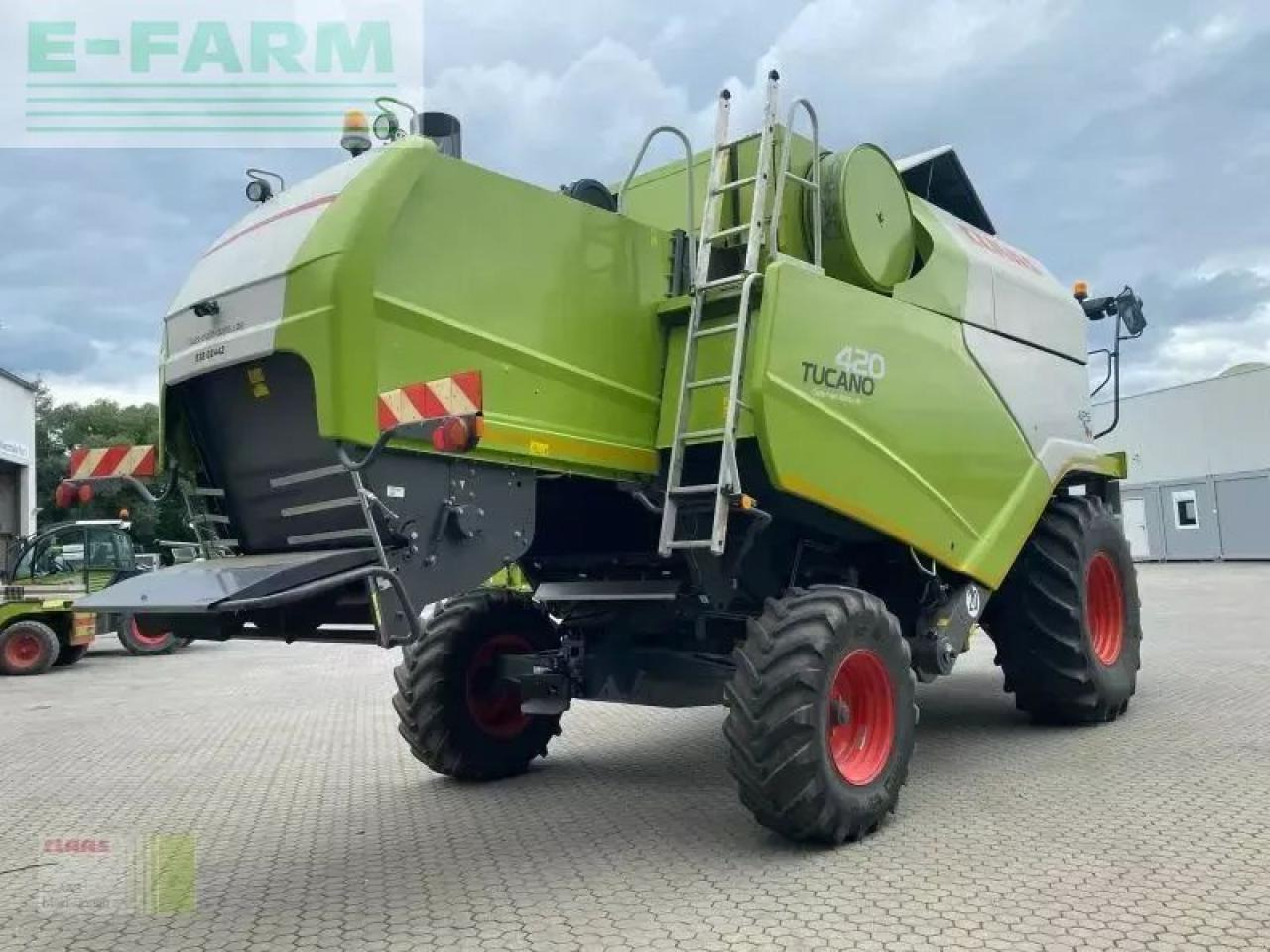 CLAAS tucano 420 m. vario 540 +tw - Combine harvester: picture 3 CLAAS tucano 420 m. vario 540 +tw - Combine harvester: picture 3