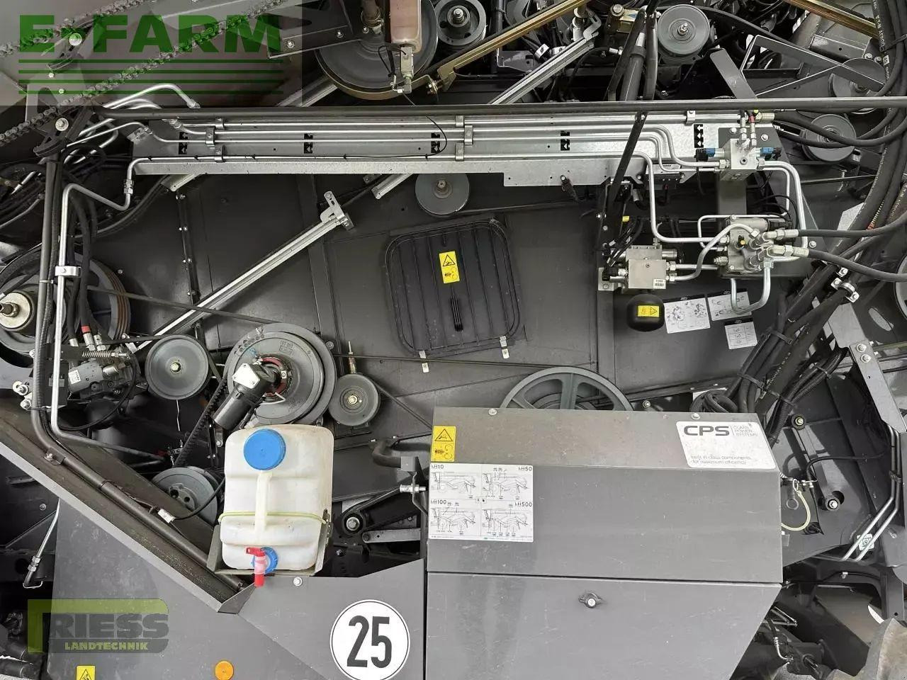 Combine harvester CLAAS tucano 430 vario 560 l34: picture 11