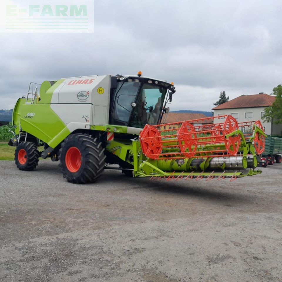 CLAAS tucano 440 - Combine harvester: picture 3 CLAAS tucano 440 - Combine harvester: picture 3