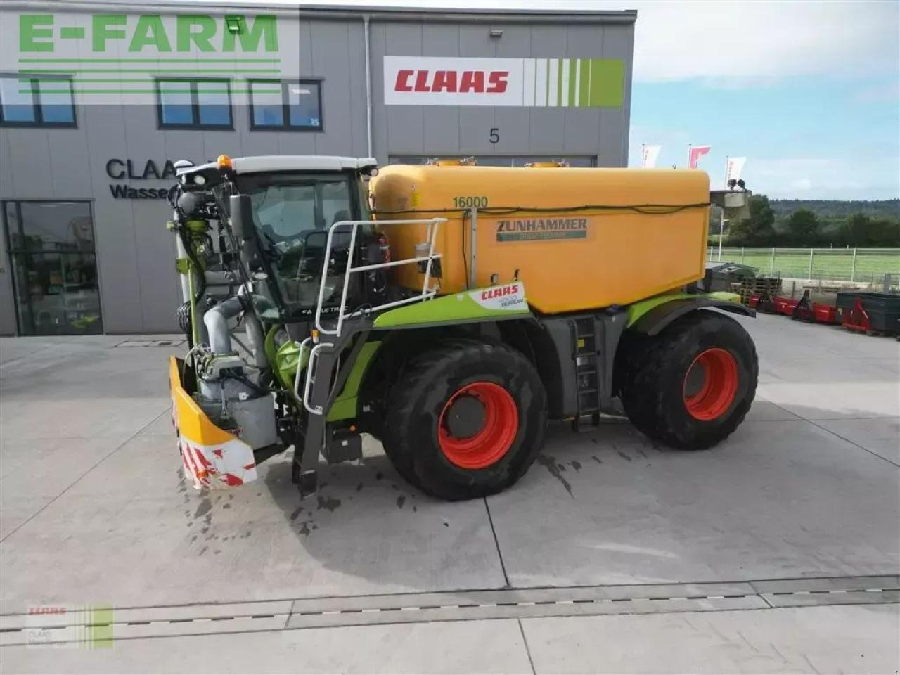 CLAAS xerion 4000 saddle trac SADDLE TRAC - Self-propelled sprayer: picture 2 CLAAS xerion 4000 saddle trac SADDLE TRAC - Self-propelled sprayer: picture 2