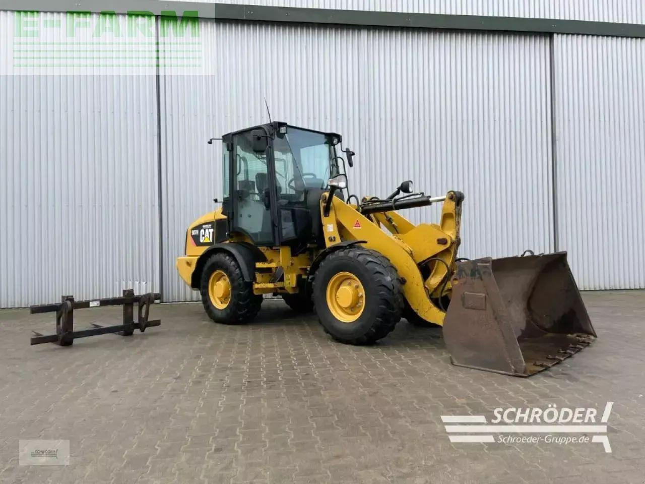 Caterpillar 907 h + schaufel + palettengabel - Mini excavator: picture 1 Caterpillar 907 h + schaufel + palettengabel - Mini excavator: picture 1