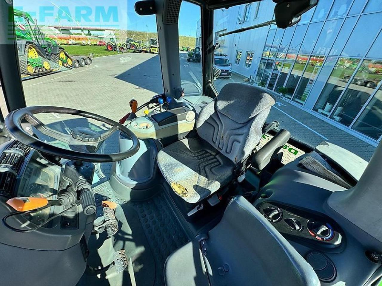 Farm tractor Deutz-Fahr agrotron m640: picture 11