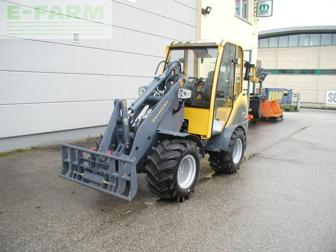 Eurotrac 820 / w12-cs2 - Mini excavator: picture 3 Eurotrac 820 / w12-cs2 - Mini excavator: picture 3