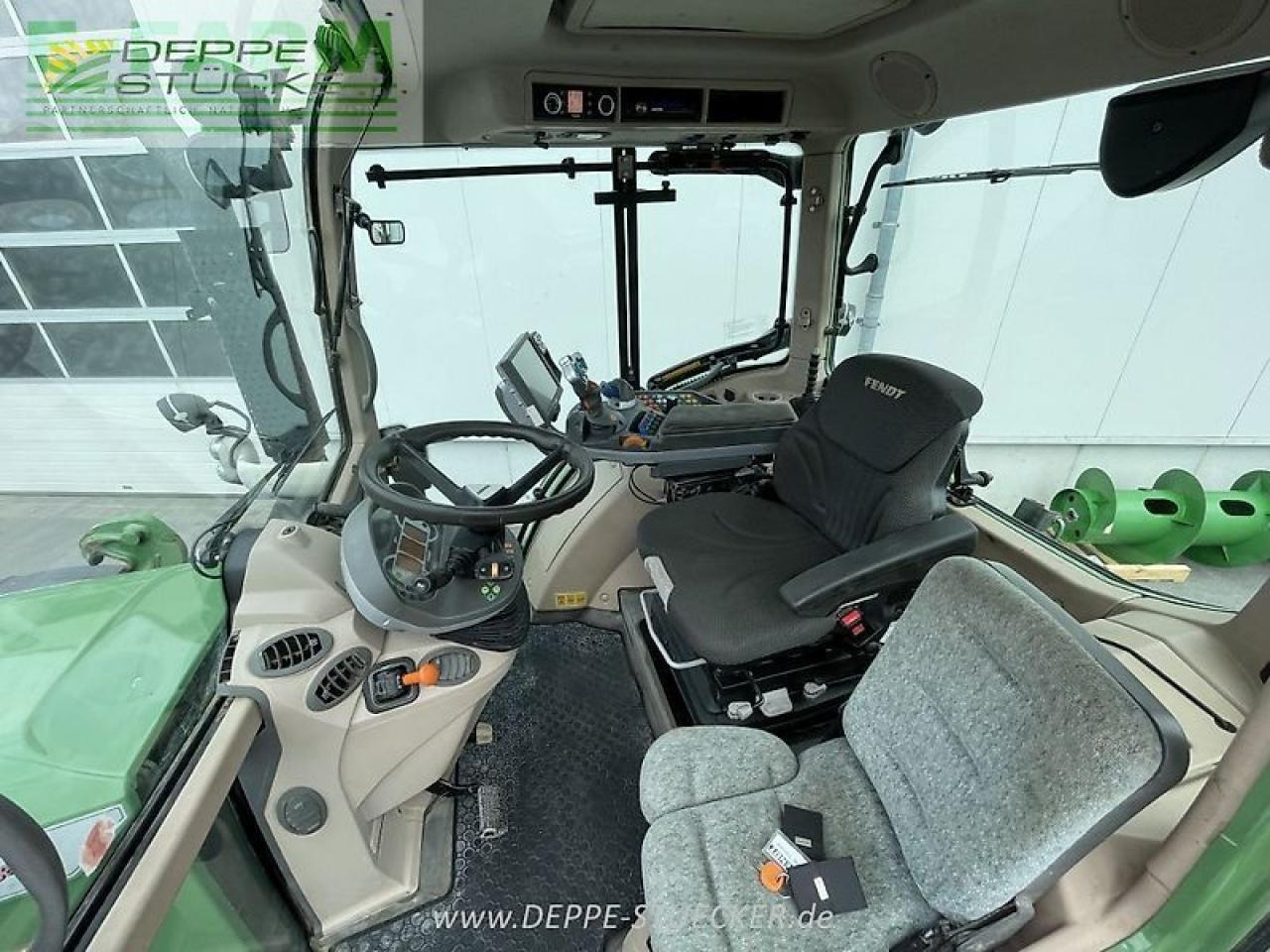 Farm tractor Fendt 724 profi plus: picture 11