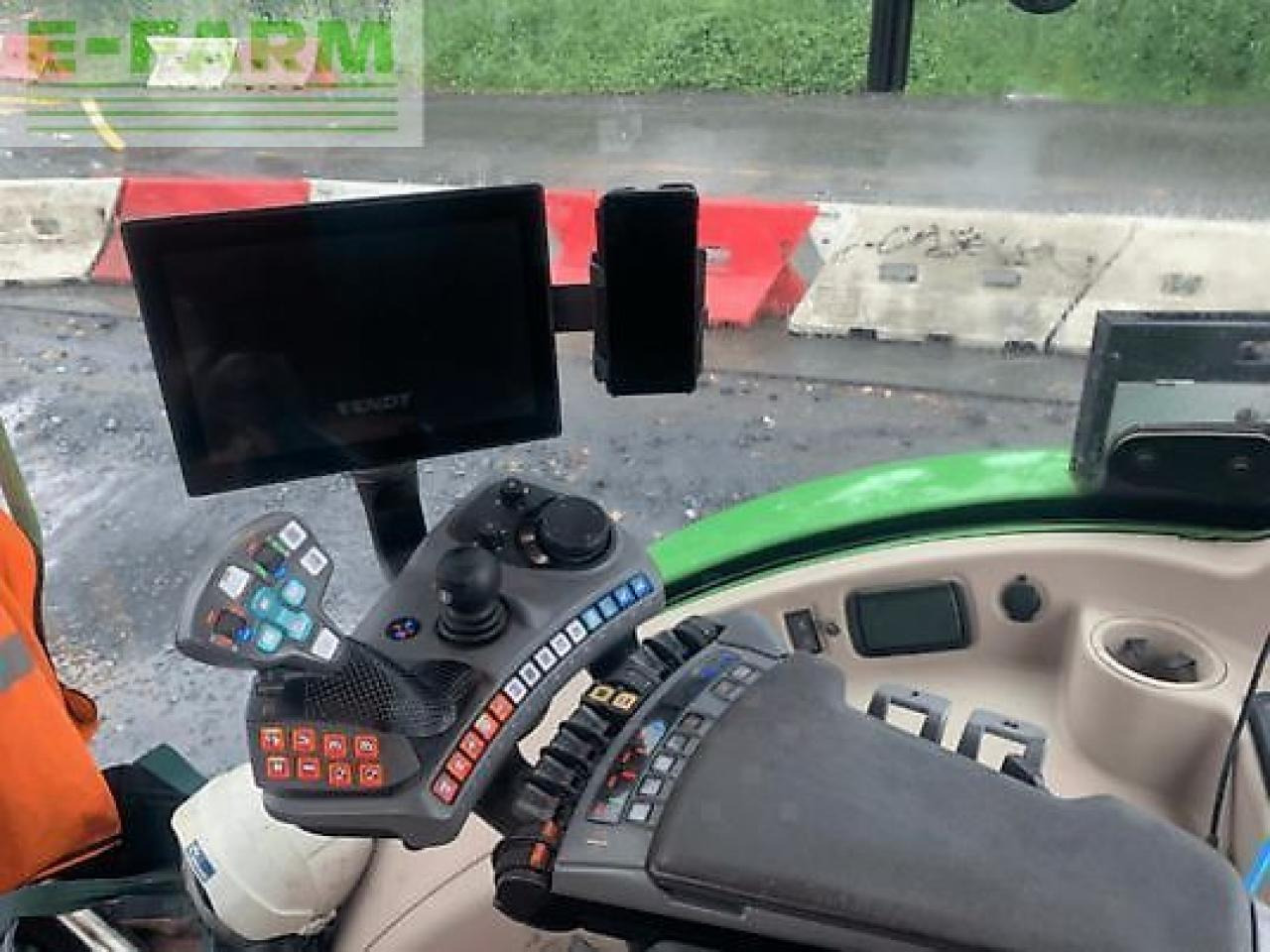 Farm tractor Fendt 724 profi plus: picture 6