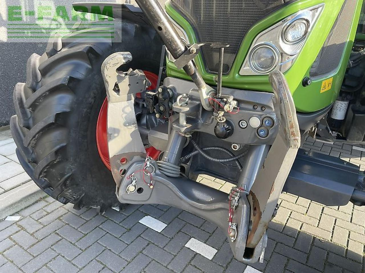 Farm tractor Fendt 724 s4: picture 6