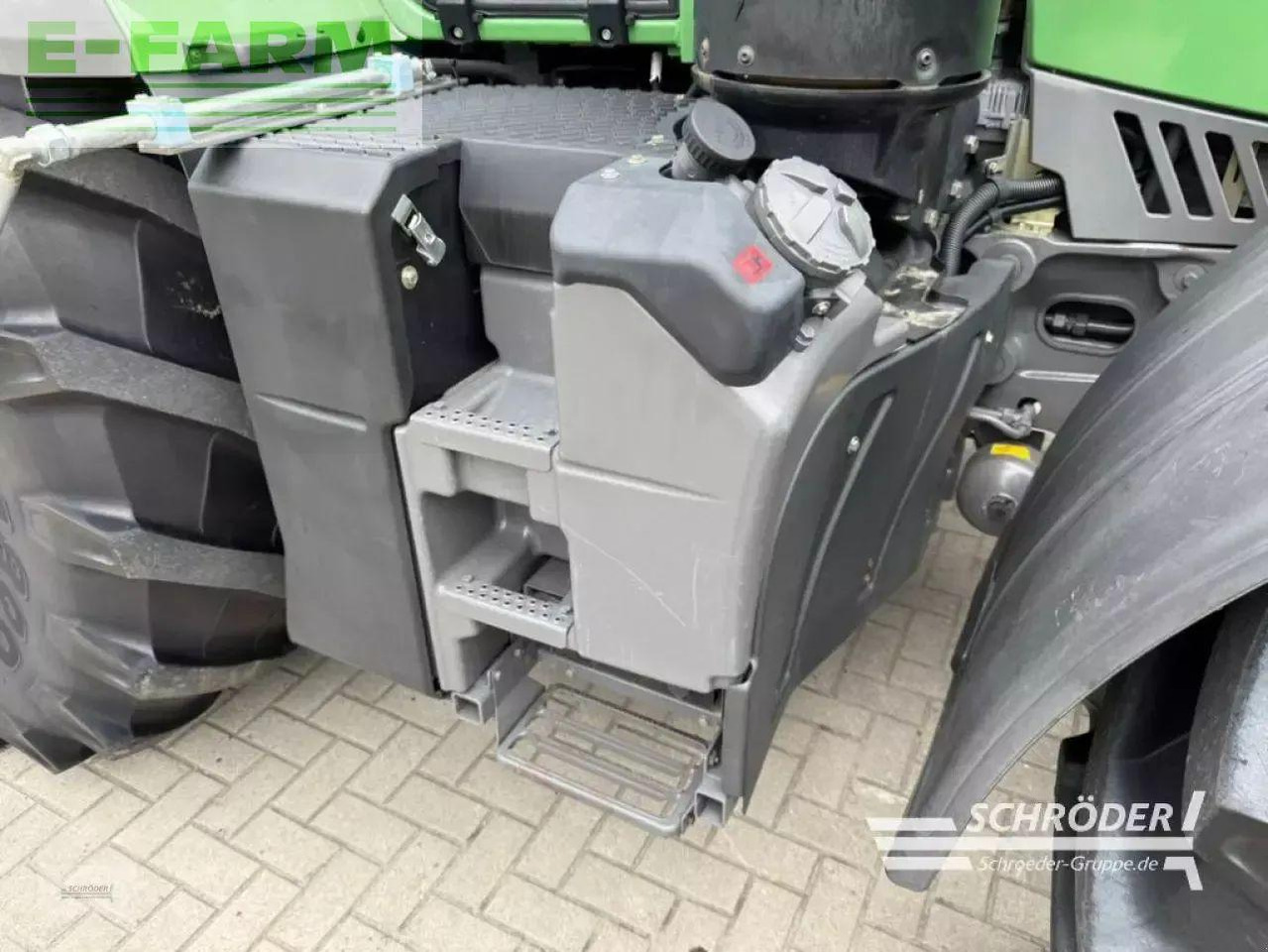 Farm tractor Fendt 724 vario s4 profi plus ProfiPlus: picture 10