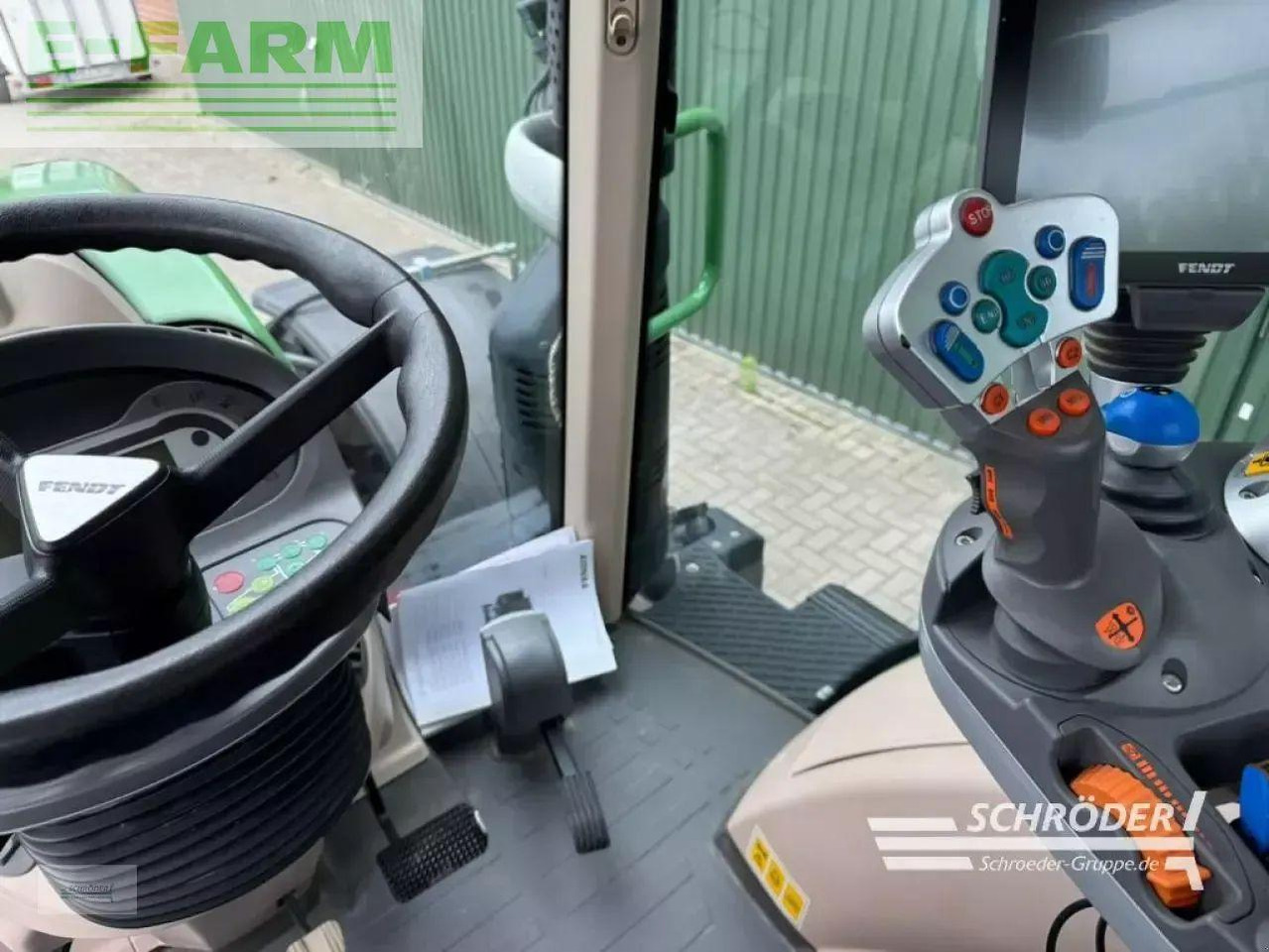 Farm tractor Fendt 724 vario s4 profi plus ProfiPlus: picture 20