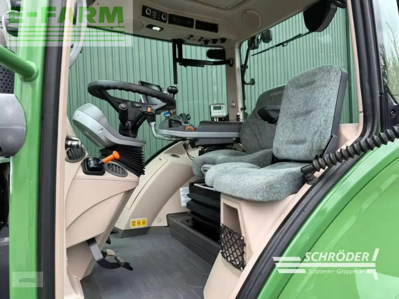 Farm tractor Fendt 724 vario s4 profi plus ProfiPlus: picture 16