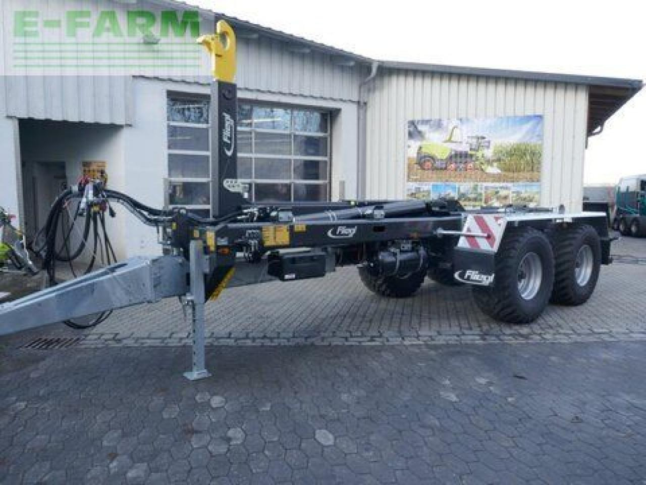 Fliegl hkl 22 - tandem abrollkipper - abgelagert! - Roll-off/ Skip trailer: picture 1 Fliegl hkl 22 - tandem abrollkipper - abgelagert! - Roll-off/ Skip trailer: picture 1