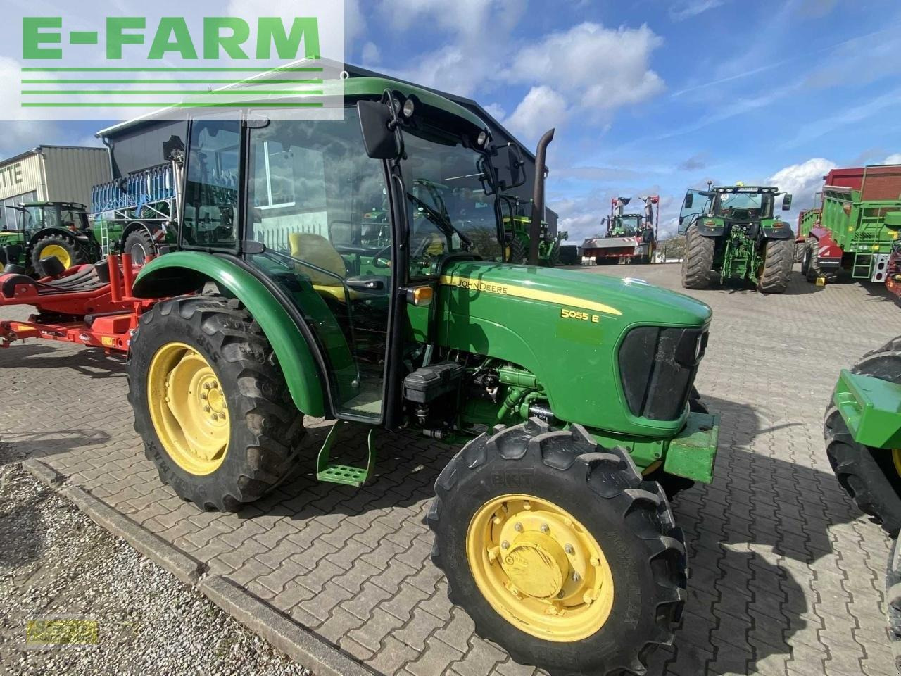John Deere 5055e - Farm tractor: picture 1 John Deere 5055e - Farm tractor: picture 1