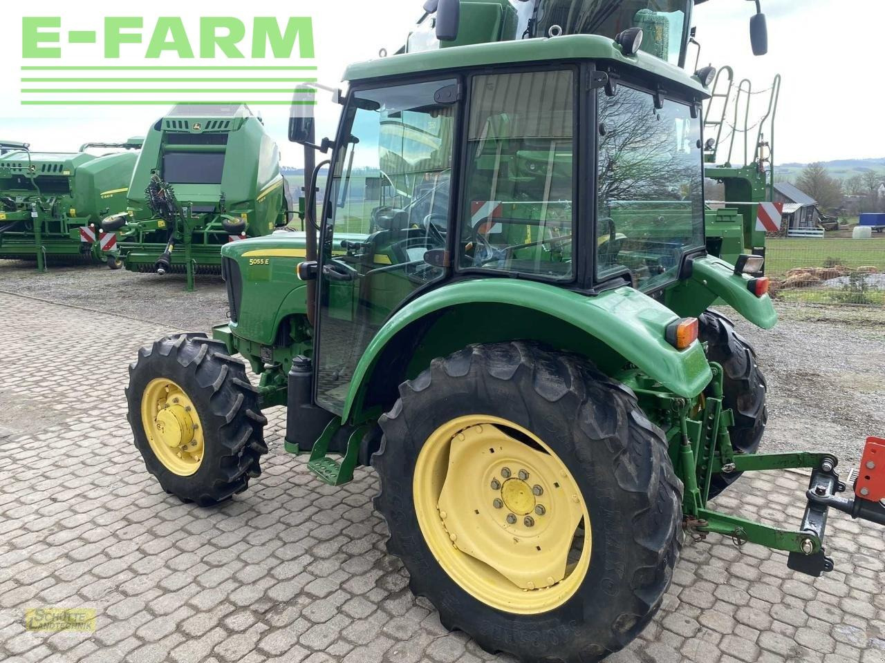 John Deere 5055e - Farm tractor: picture 5 John Deere 5055e - Farm tractor: picture 5