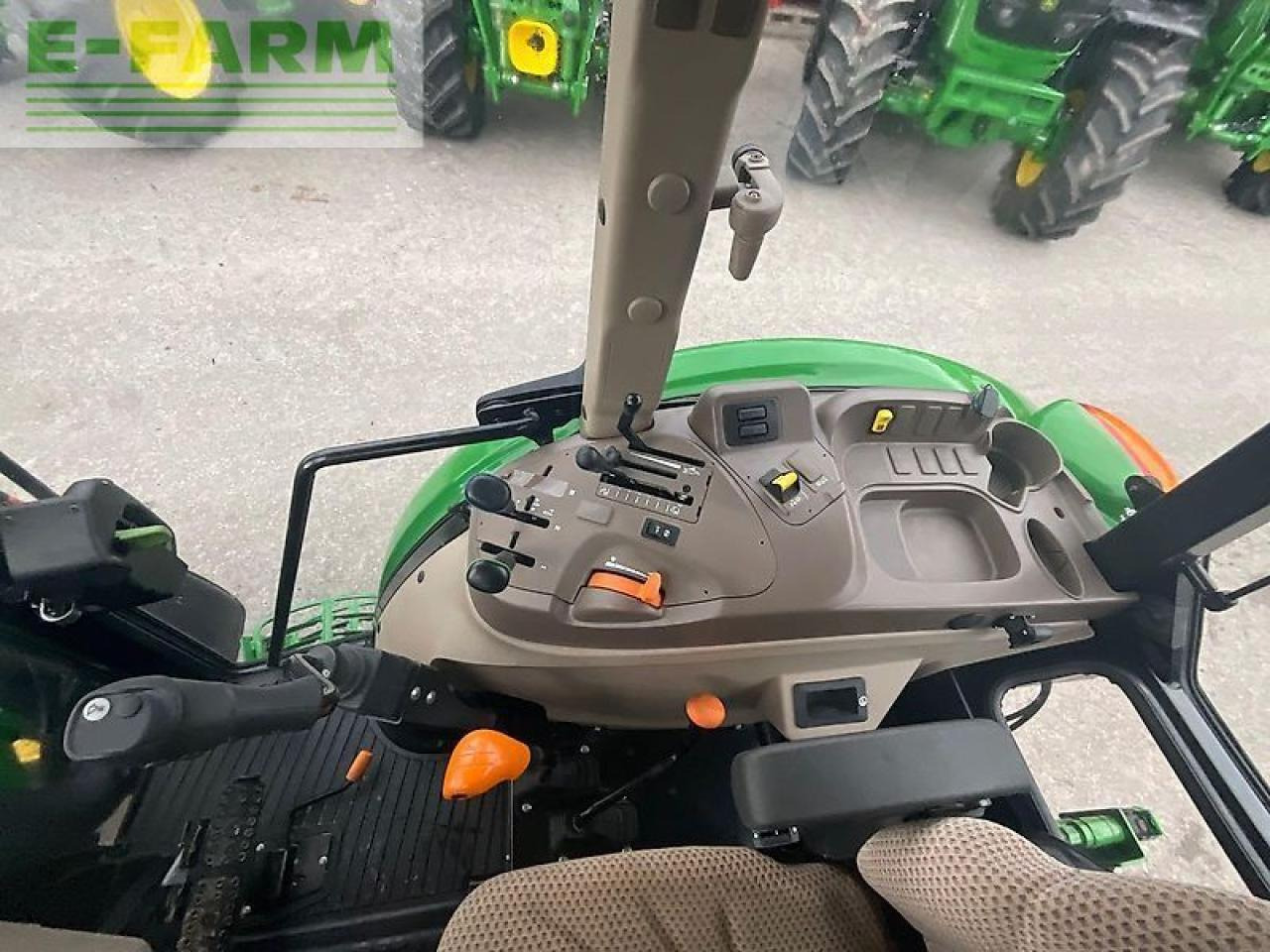 John Deere 5075 e - Farm tractor: picture 5 John Deere 5075 e - Farm tractor: picture 5
