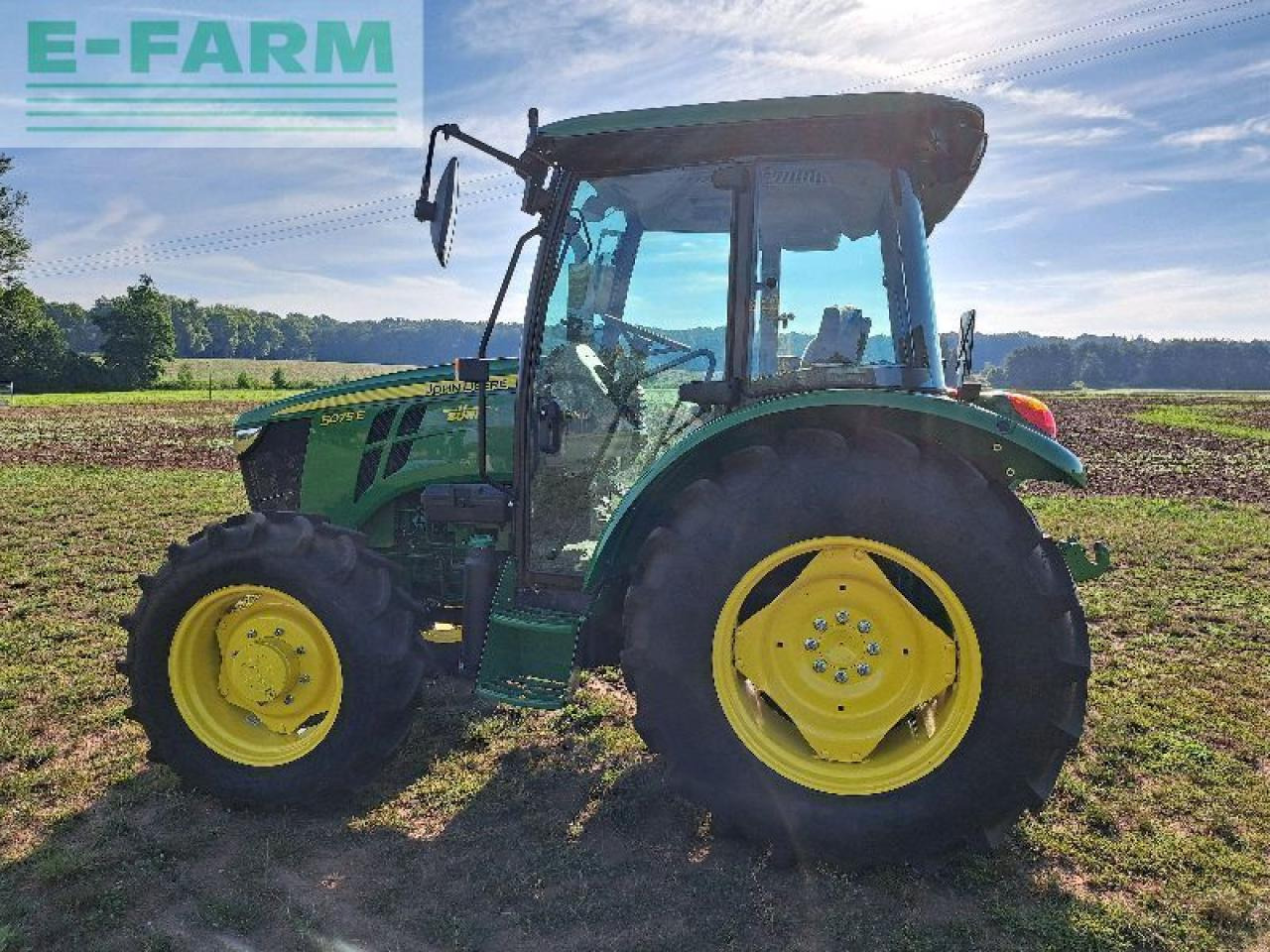 John Deere 5075e - Farm tractor: picture 2 John Deere 5075e - Farm tractor: picture 2
