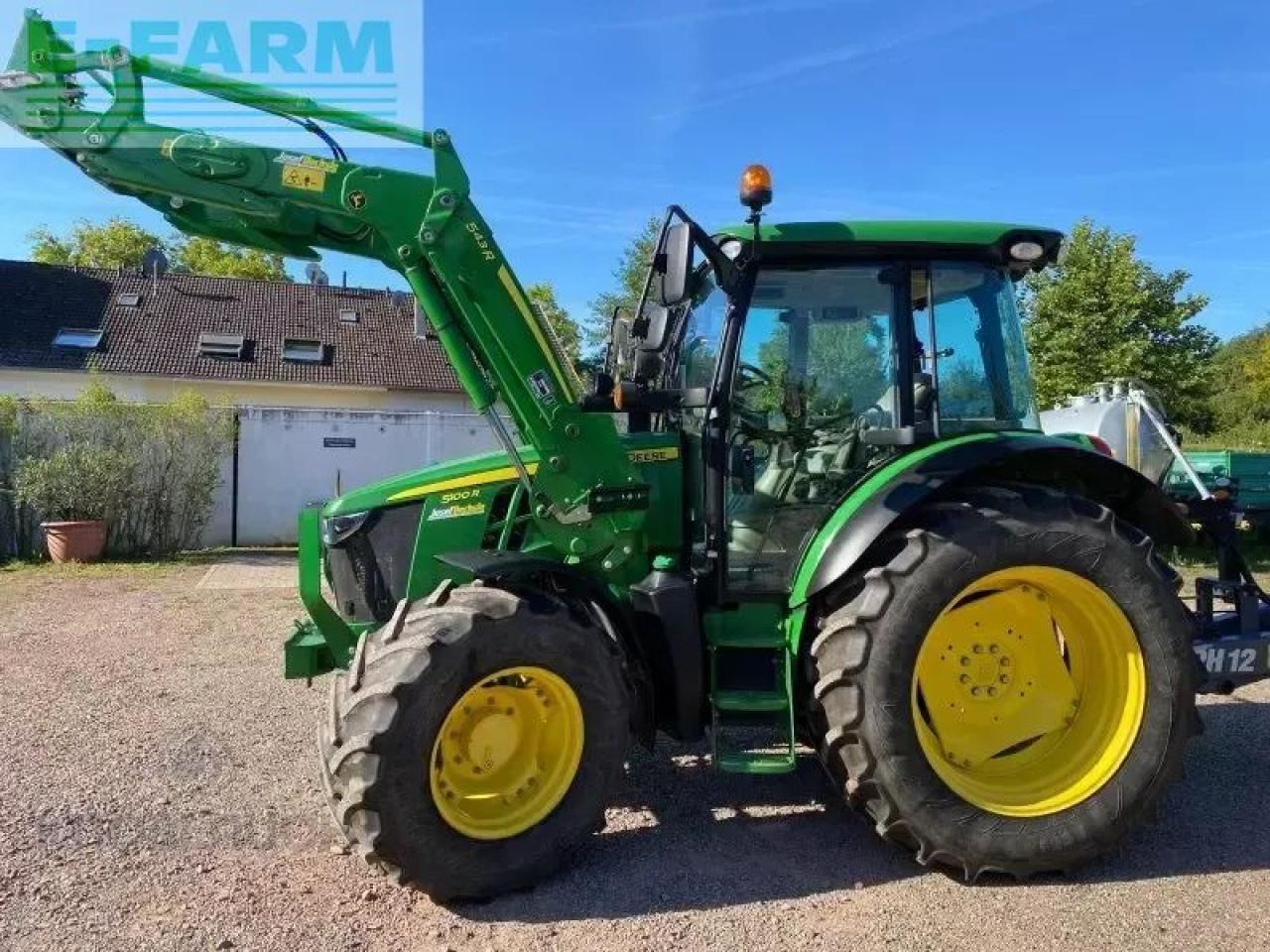 John Deere 5100r - Farm tractor: picture 3 John Deere 5100r - Farm tractor: picture 3