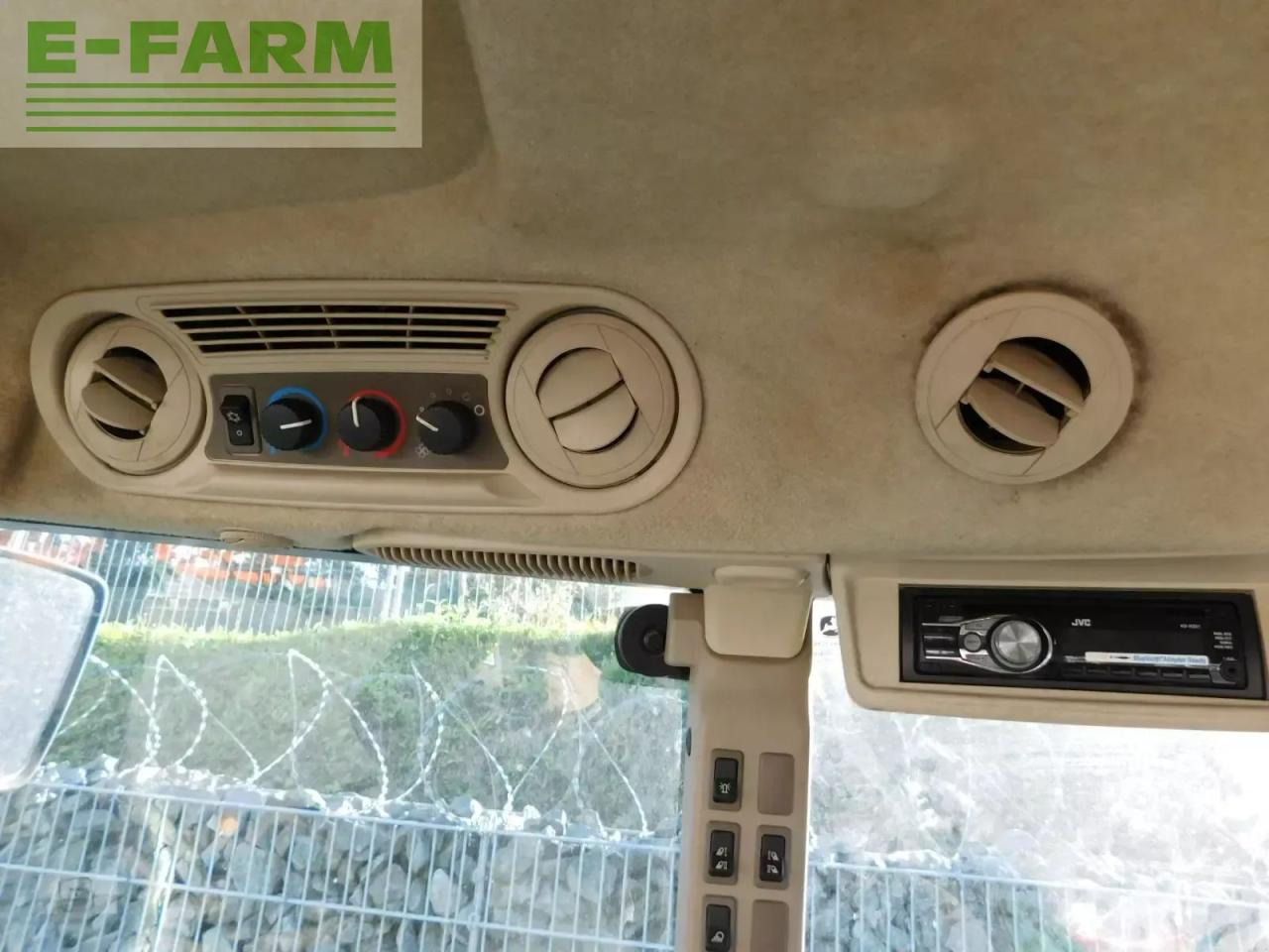 Farm tractor John Deere 5100r: picture 9 Farm tractor John Deere 5100r: picture 9