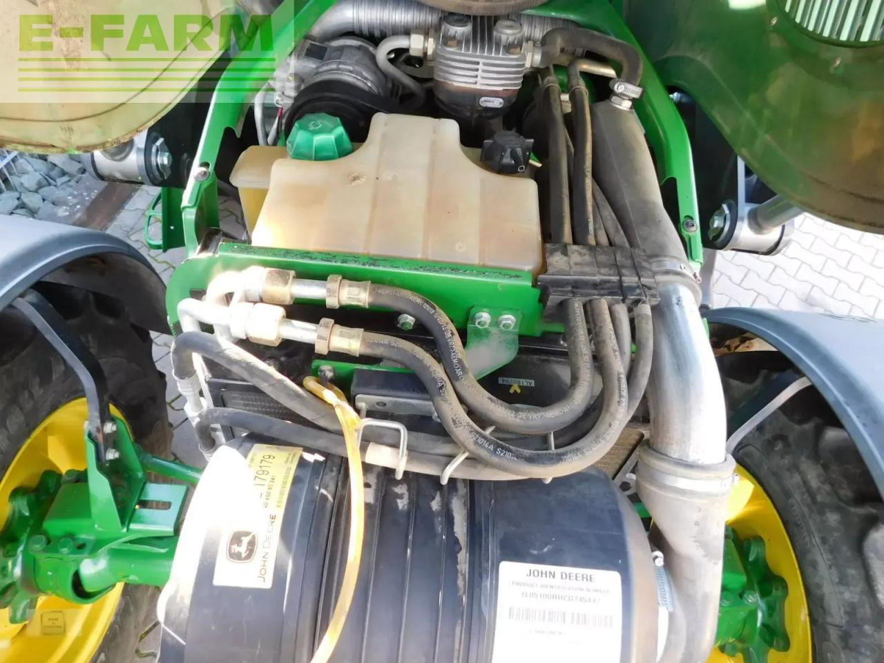 Farm tractor John Deere 5100r: picture 13 Farm tractor John Deere 5100r: picture 13