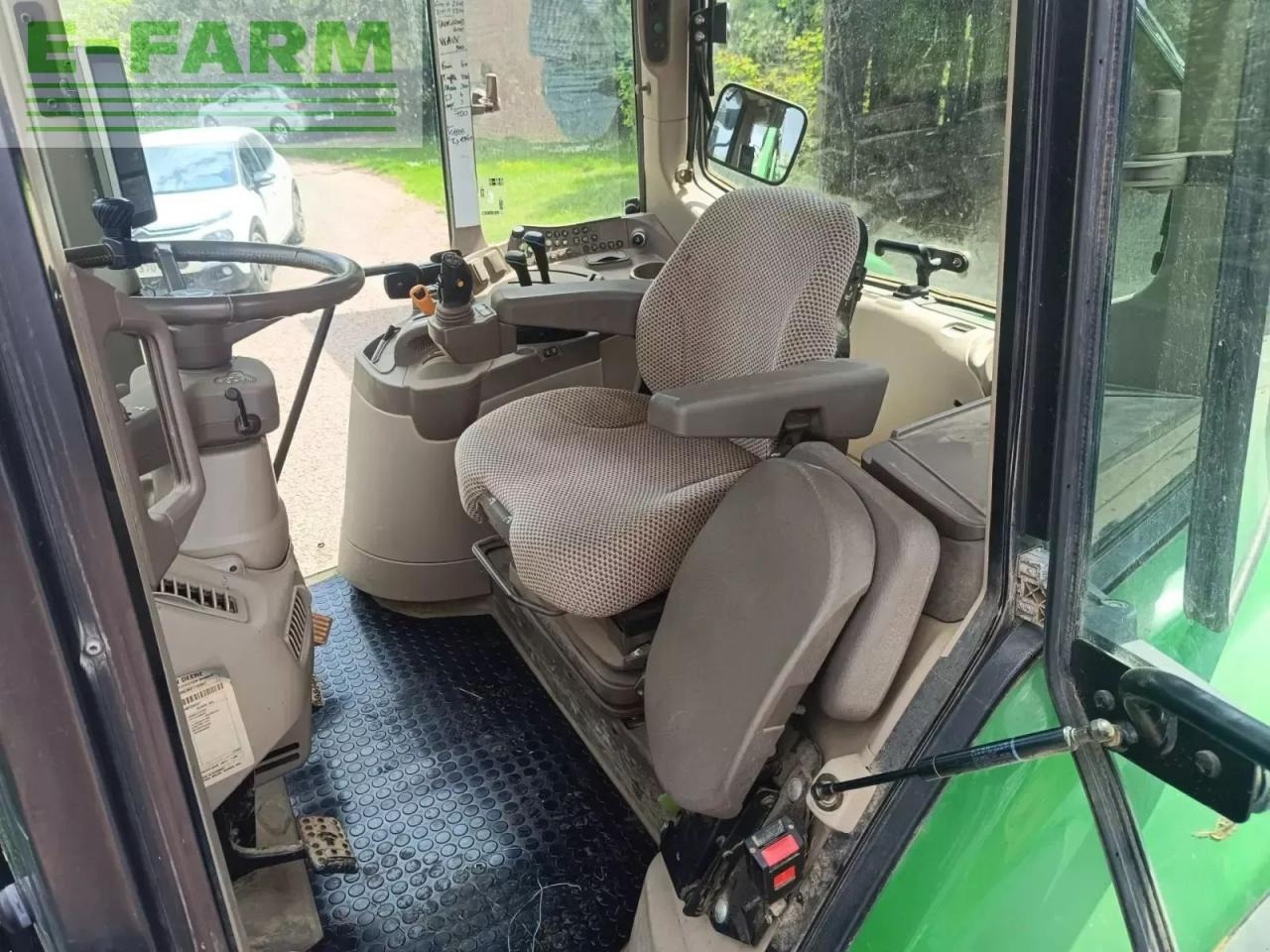 John Deere 6100m - Farm tractor: picture 5 John Deere 6100m - Farm tractor: picture 5
