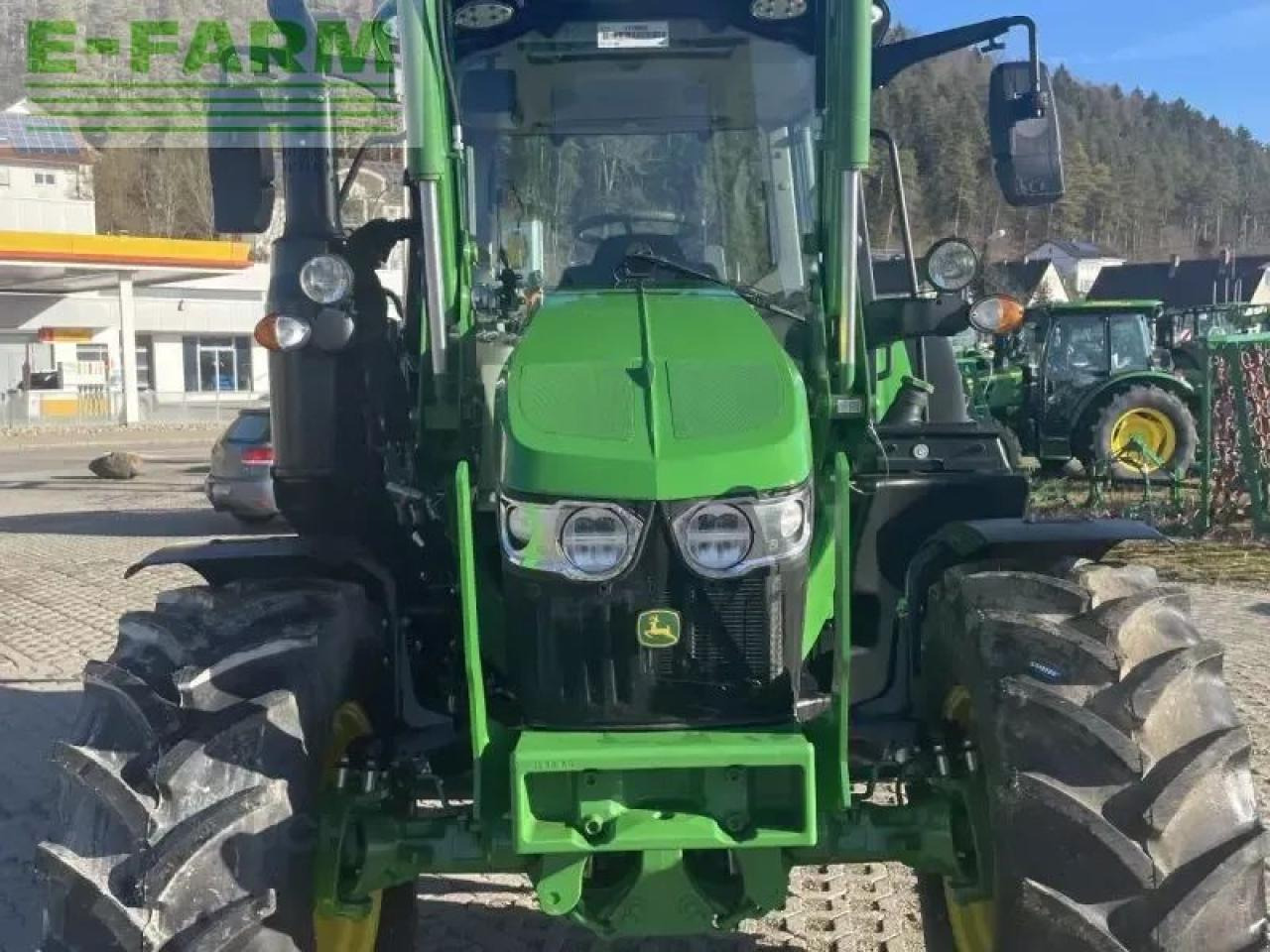 John Deere 6100m - Farm tractor: picture 2 John Deere 6100m - Farm tractor: picture 2