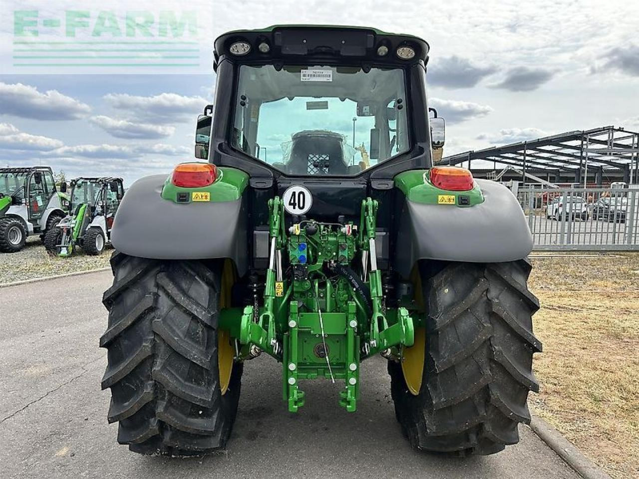 John Deere 6100m aq+ demo - Farm tractor: picture 4 John Deere 6100m aq+ demo - Farm tractor: picture 4