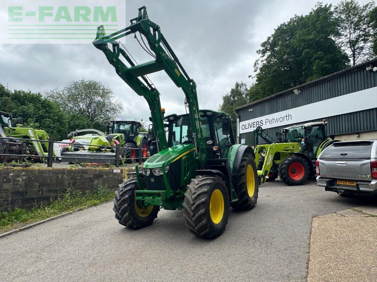 John Deere 6110M - Farm tractor: picture 3 John Deere 6110M - Farm tractor: picture 3