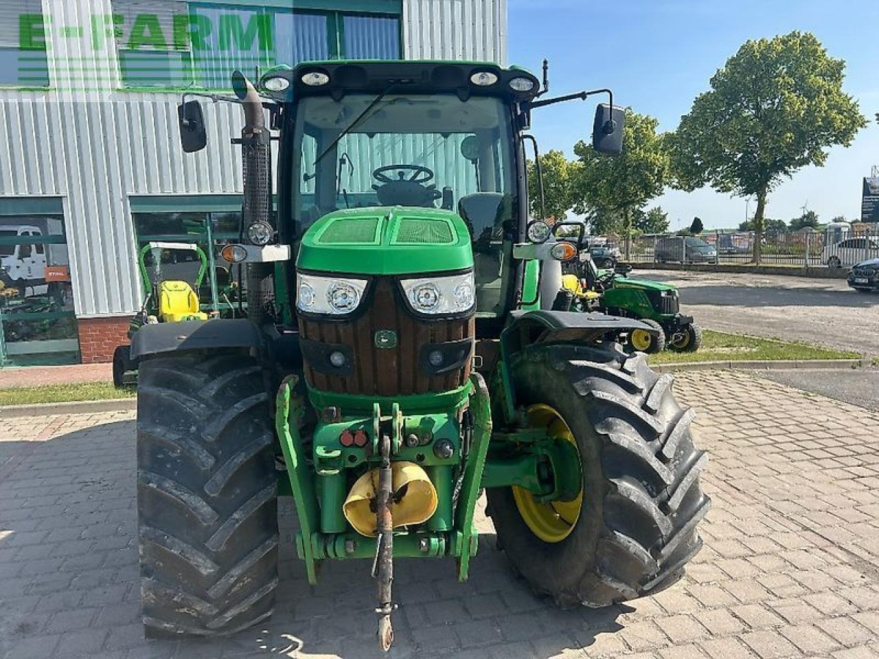 John Deere 6115r - Farm tractor: picture 2 John Deere 6115r - Farm tractor: picture 2
