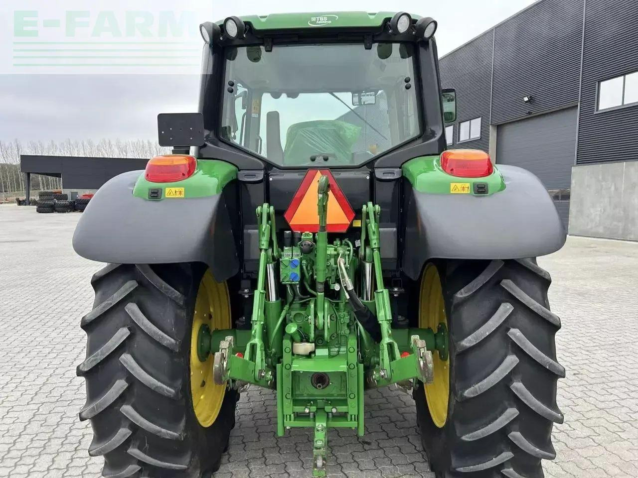 Farm tractor John Deere 6120 m: picture 6