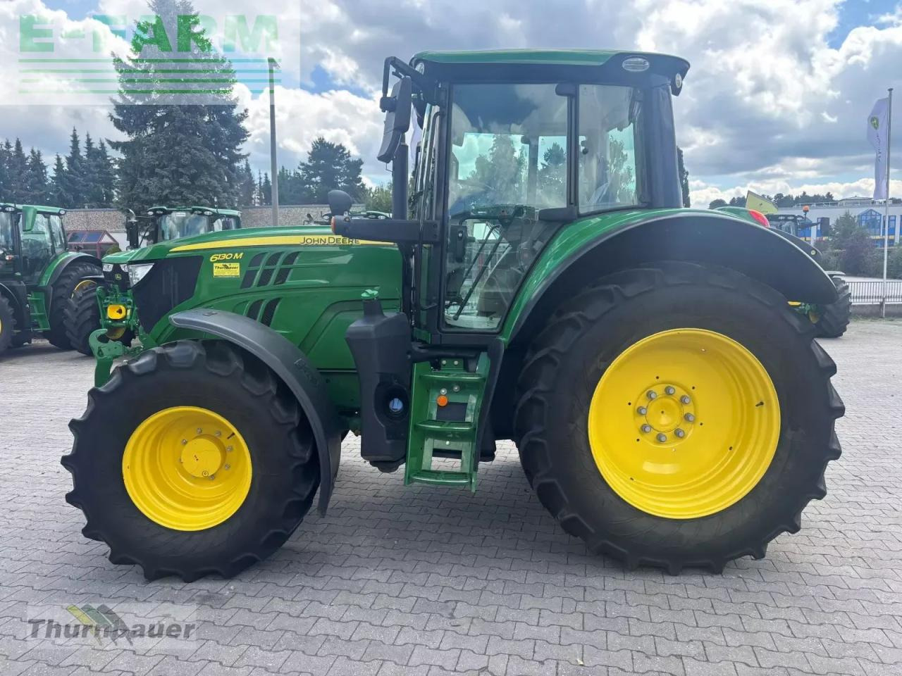 John Deere 6130m - Farm tractor: picture 3 John Deere 6130m - Farm tractor: picture 3