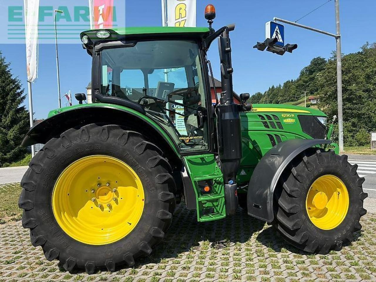 John Deere 6130r - Farm tractor: picture 4 John Deere 6130r - Farm tractor: picture 4