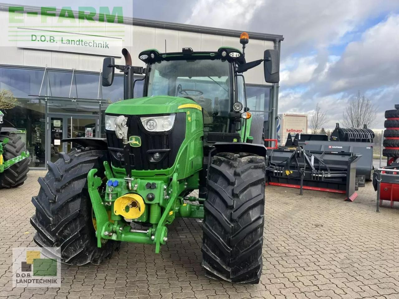 John Deere 6155r - Farm tractor: picture 3 John Deere 6155r - Farm tractor: picture 3