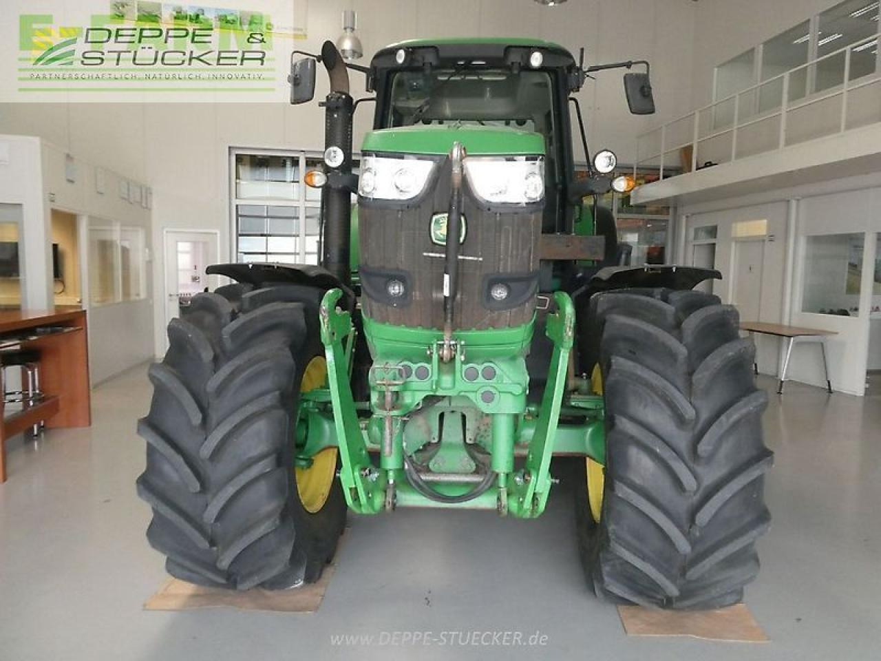 John Deere 6170m - Farm tractor: picture 2 John Deere 6170m - Farm tractor: picture 2