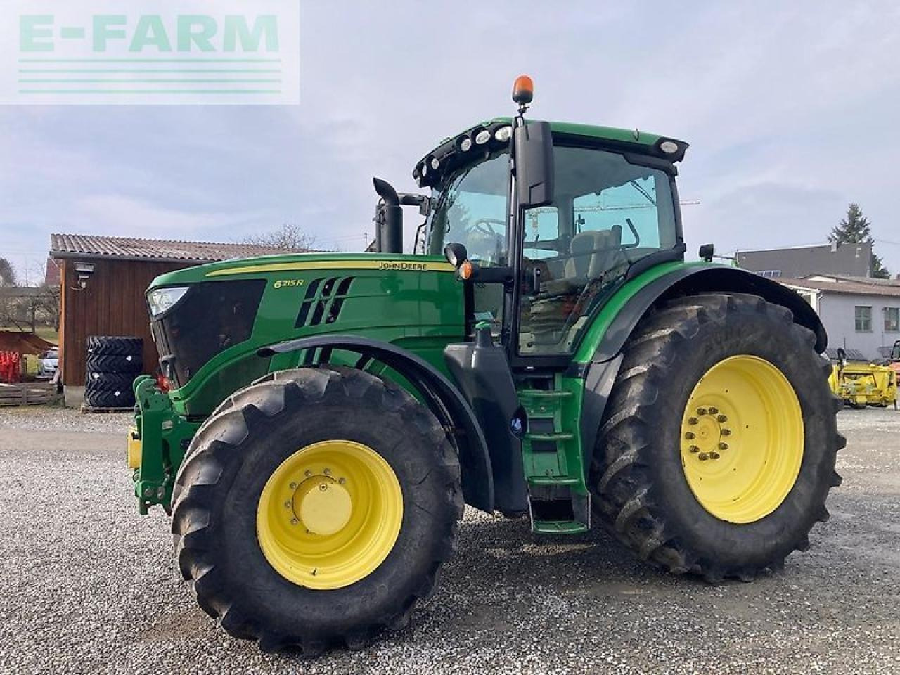 John Deere 6215r - Farm tractor: picture 1 John Deere 6215r - Farm tractor: picture 1