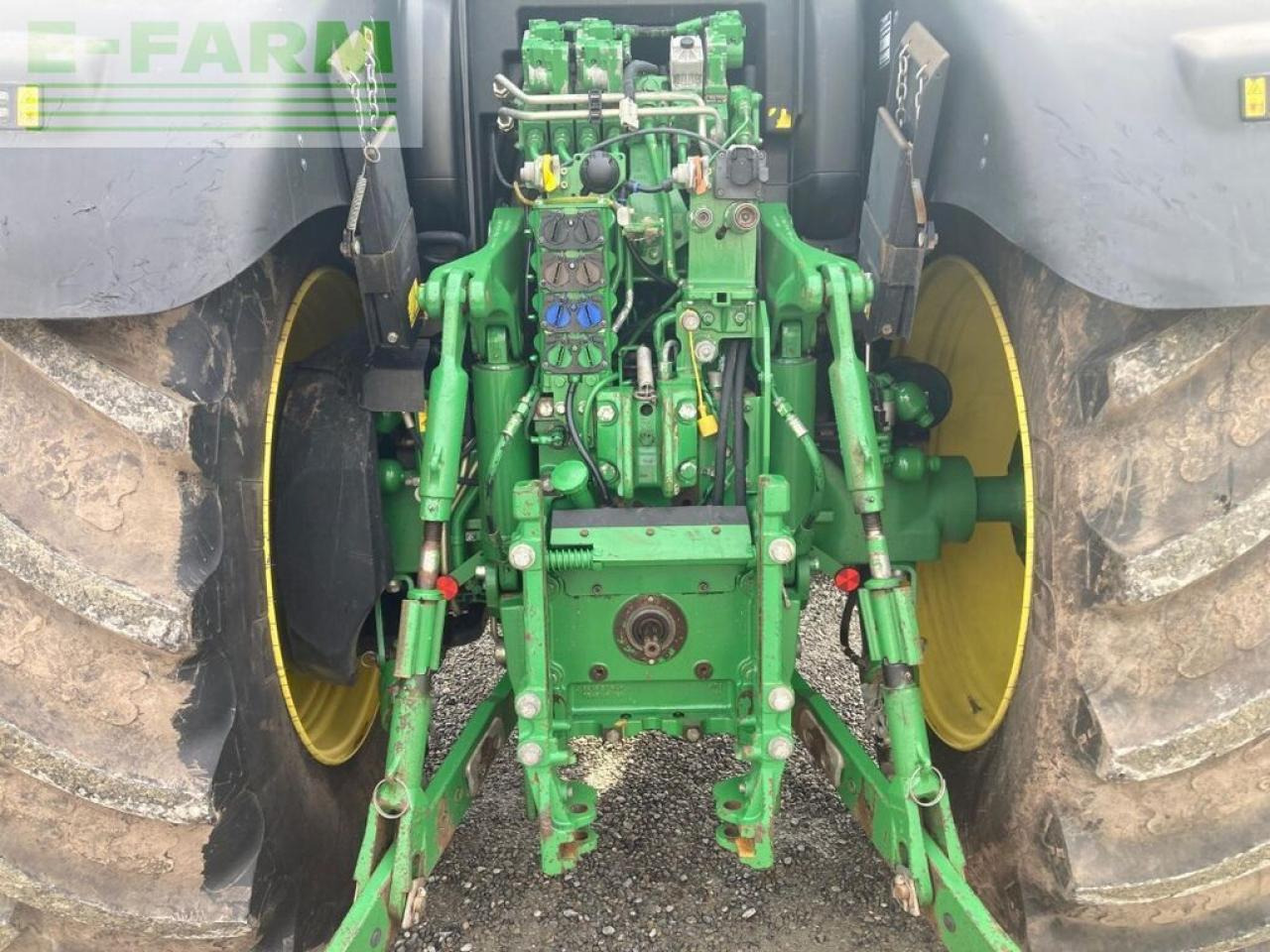 John Deere 6215r - Farm tractor: picture 5 John Deere 6215r - Farm tractor: picture 5