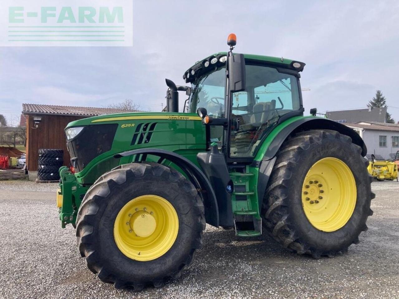 John Deere 6215r - Farm tractor: picture 1 John Deere 6215r - Farm tractor: picture 1