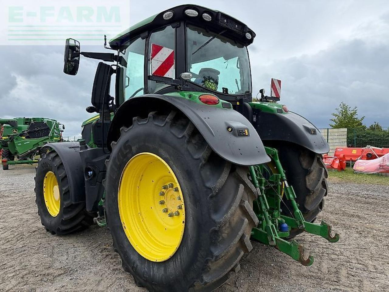 John Deere 6250r - Farm tractor: picture 3 John Deere 6250r - Farm tractor: picture 3