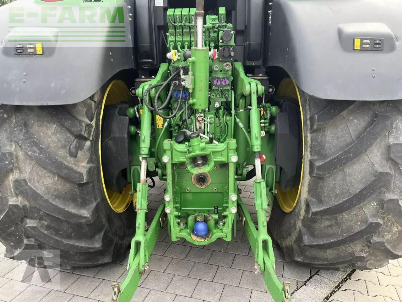 Farm tractor John Deere 6250r: picture 12