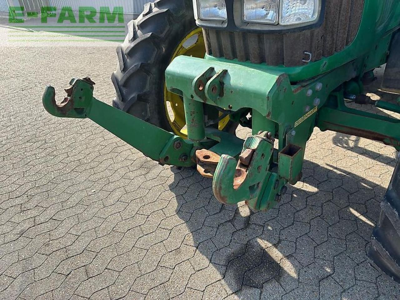 Farm tractor John Deere 6420: picture 15