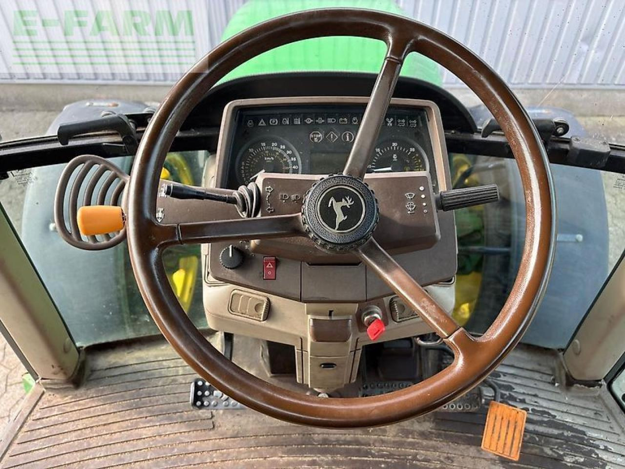 Farm tractor John Deere 6420: picture 7