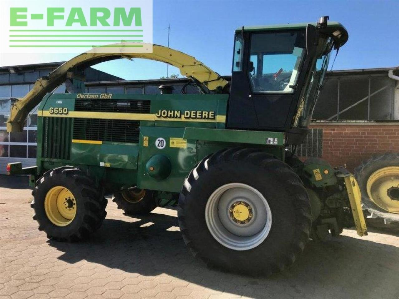 John Deere 6650 - Forage harvester: picture 1 John Deere 6650 - Forage harvester: picture 1