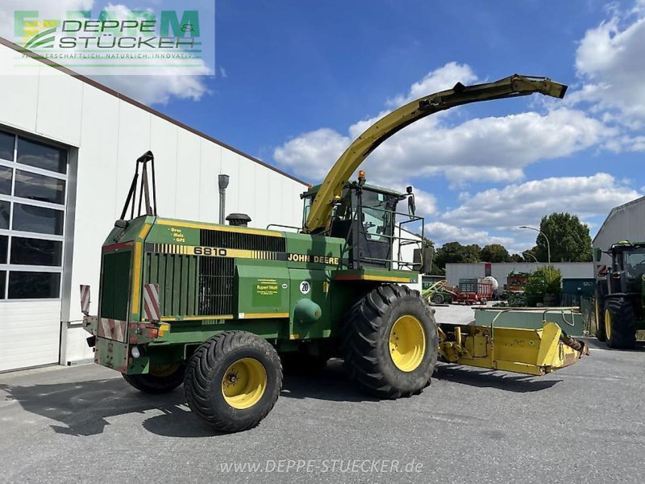John Deere 6810 - Farm tractor: picture 5 John Deere 6810 - Farm tractor: picture 5