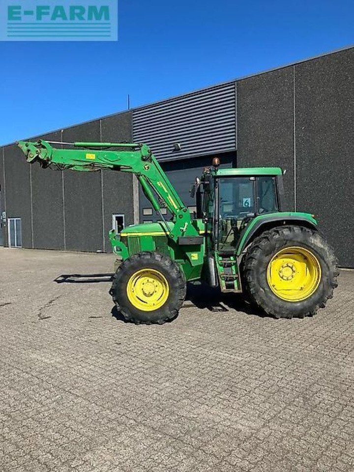 John Deere 6810 - Farm tractor: picture 2 John Deere 6810 - Farm tractor: picture 2