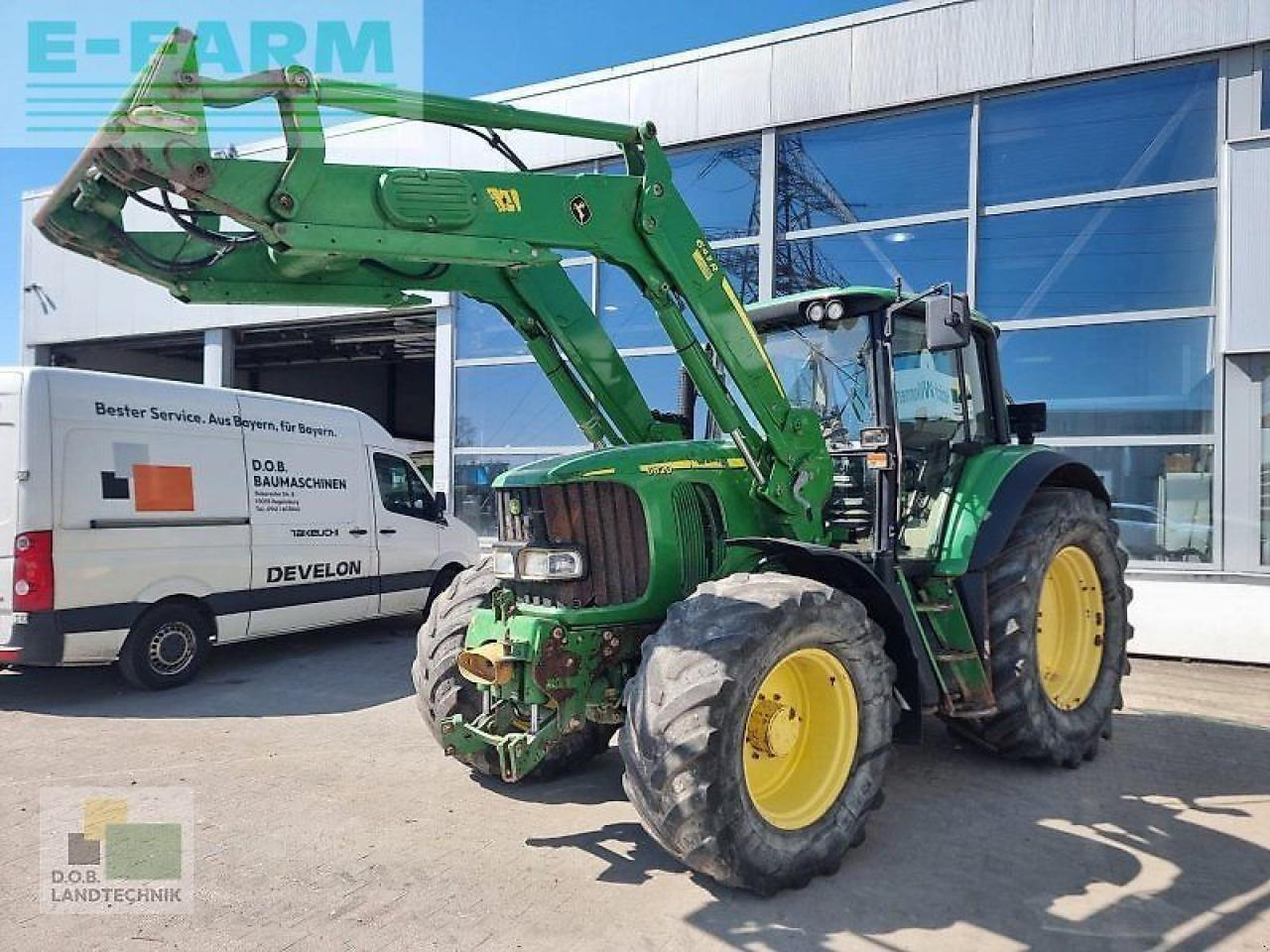 John Deere 6820 - Farm tractor: picture 1 John Deere 6820 - Farm tractor: picture 1